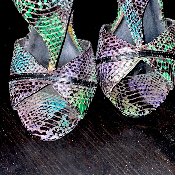 Snakeskin Heels - Picture 2 of 4